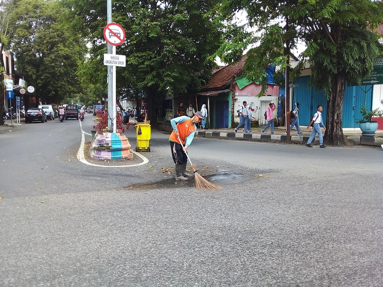 Pengelolaan sampah pabuaran